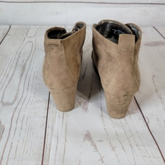Bongo brand suede wedge boot Women's Size 6 M tan - Picture 6 of 10